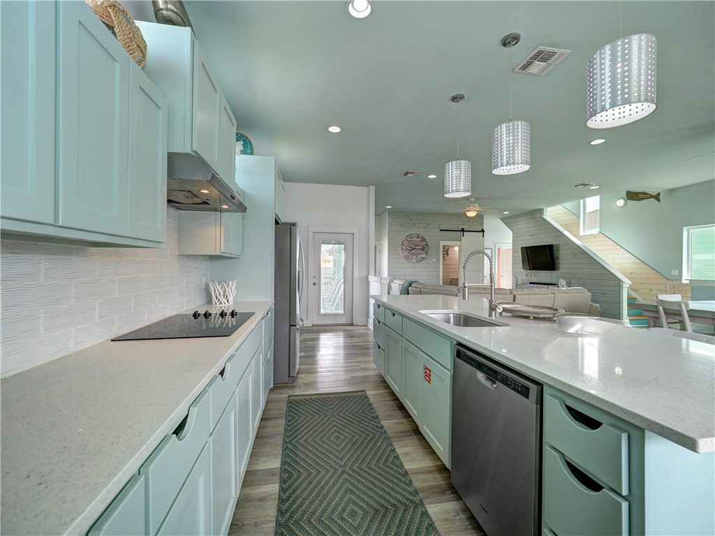 603 Sea Breeze Lane Property Photo 8