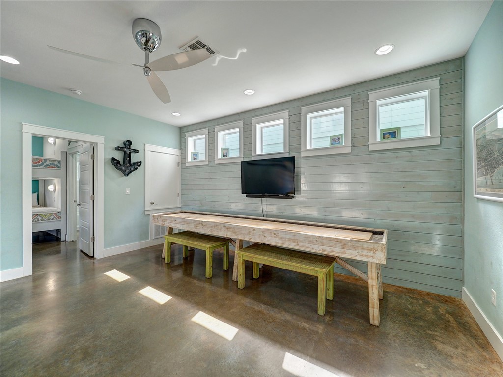 603 Sea Breeze Lane Property Photo 18