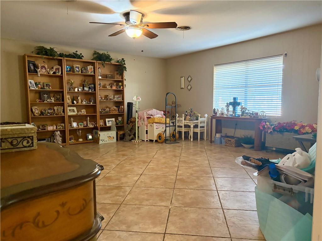 517 Catalina Pl Property Photo 6