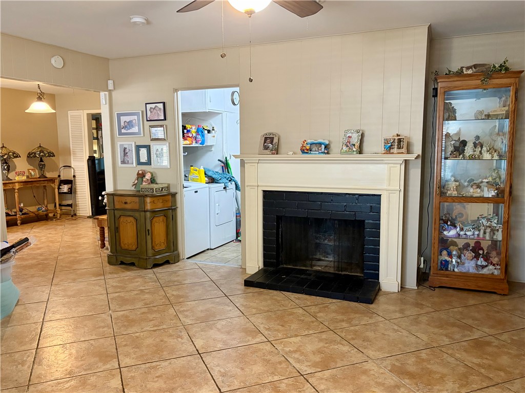 517 Catalina Pl Property Photo 7
