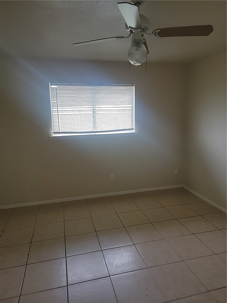 5735 Crestmore Dr Property Photo 7