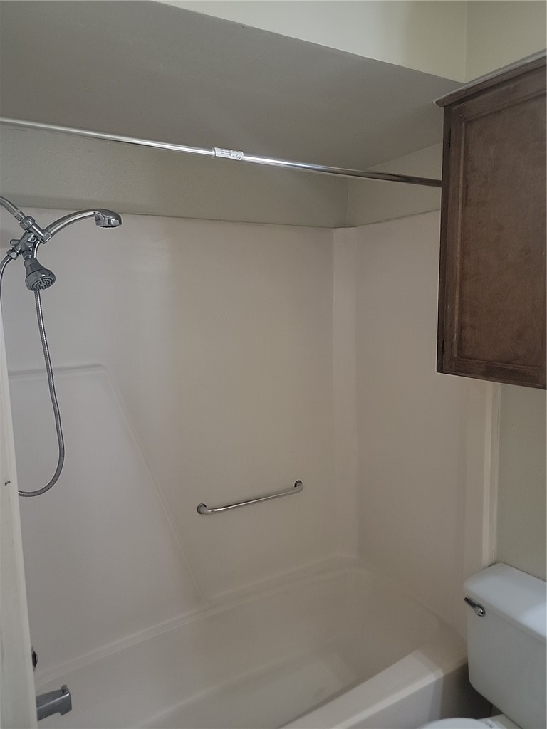 5735 Crestmore Dr Property Photo 12