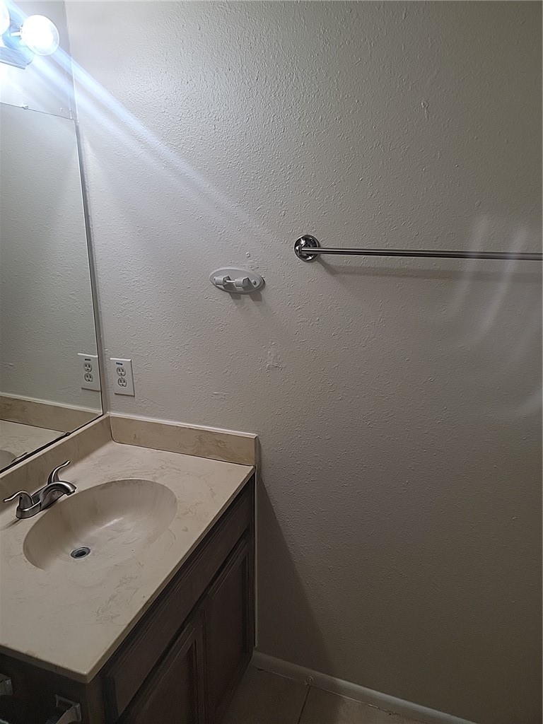 5735 Crestmore Dr Property Photo 14