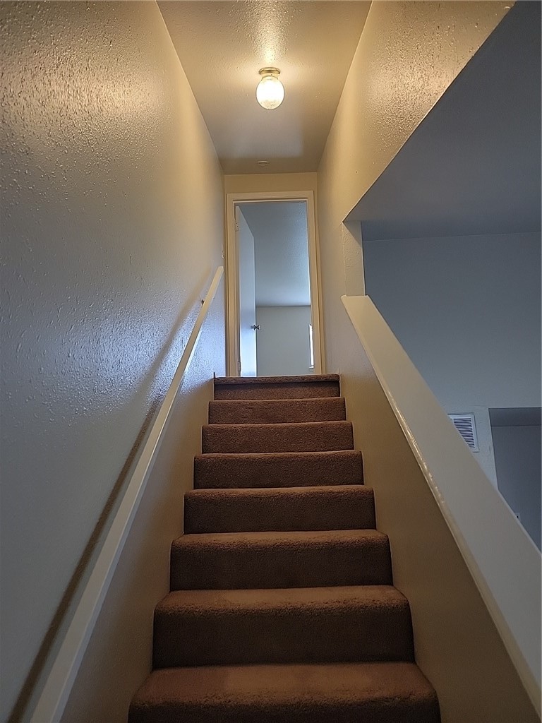 5735 Crestmore Dr Property Photo 18