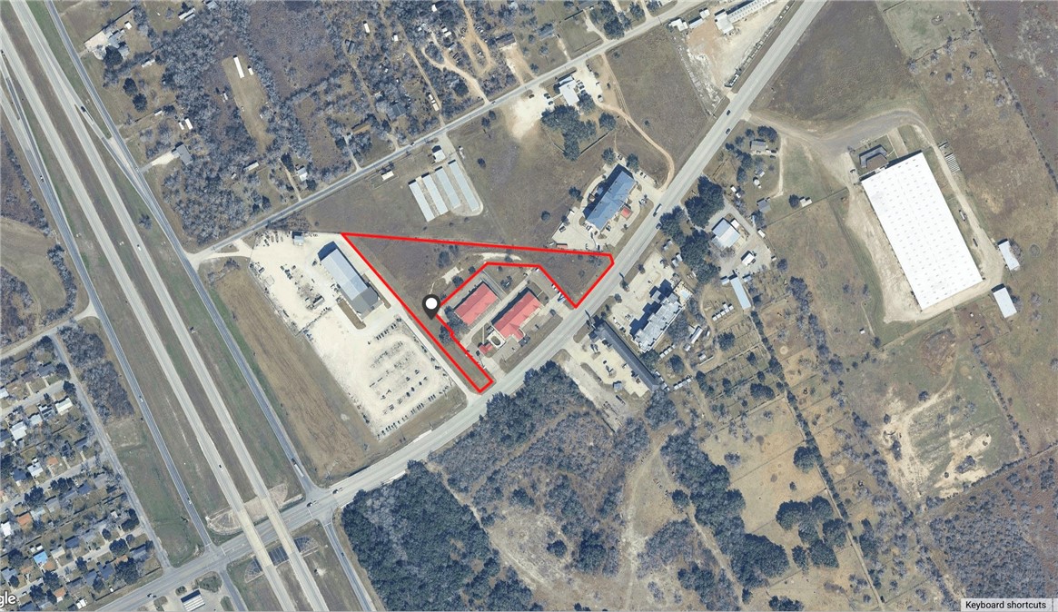 2001 Highway 59 E Property Photo 1