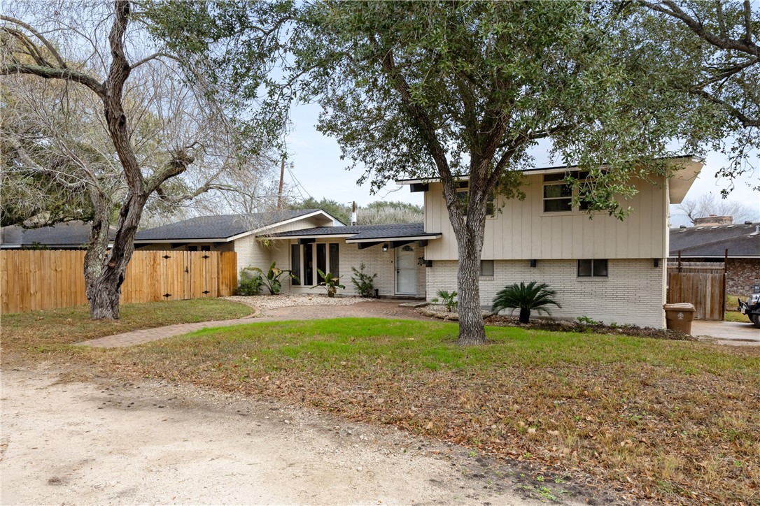 11102 Birdwood Property Photo 1