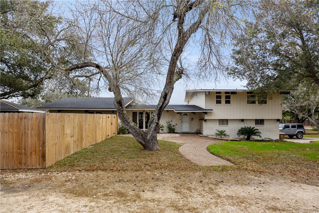 11102 Birdwood Property Photo 2