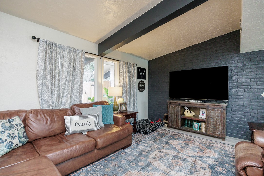 11102 Birdwood Property Photo 6