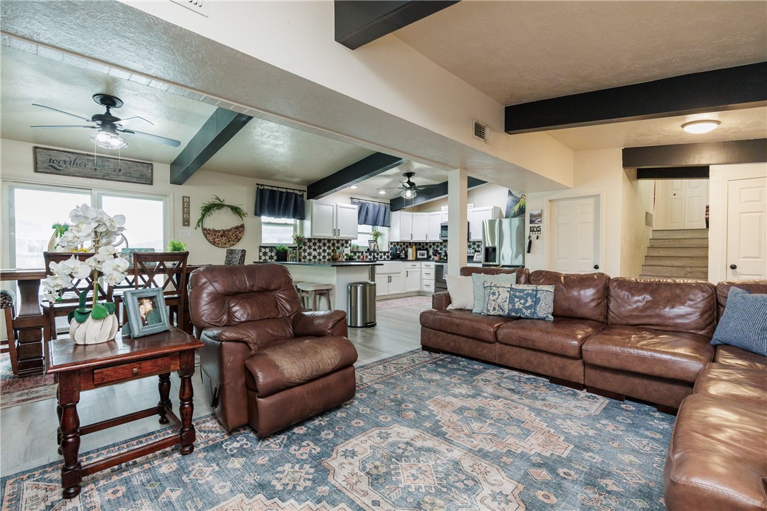 11102 Birdwood Property Photo 8