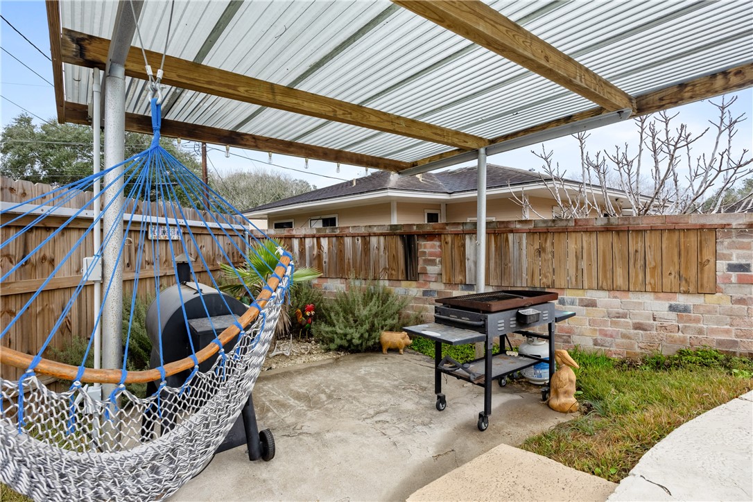 11102 Birdwood Property Photo 38