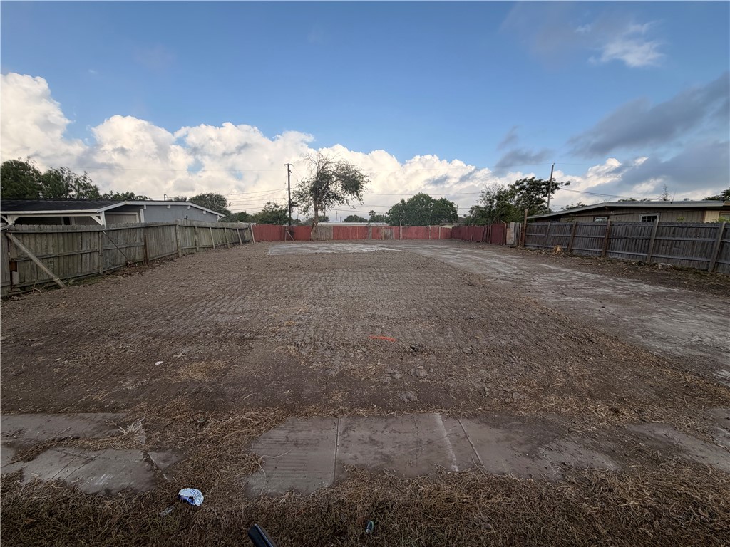 925 Virgil Dr Property Photo 1