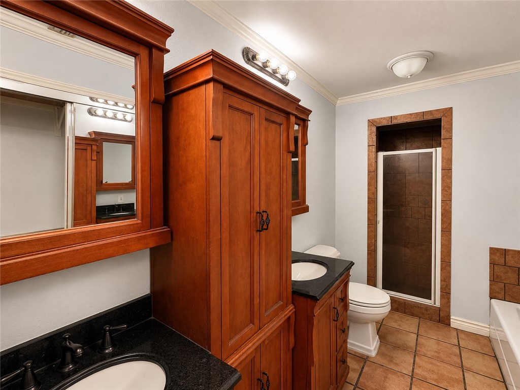 1815 Live Oak Dr Property Photo 9