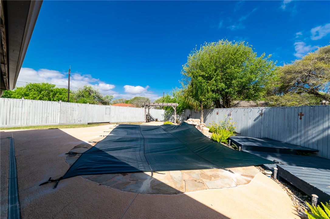 1815 Live Oak Dr Property Photo 15