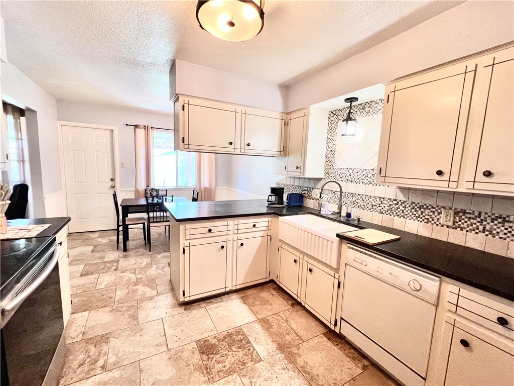 1518 W Waterview St Property Photo 9