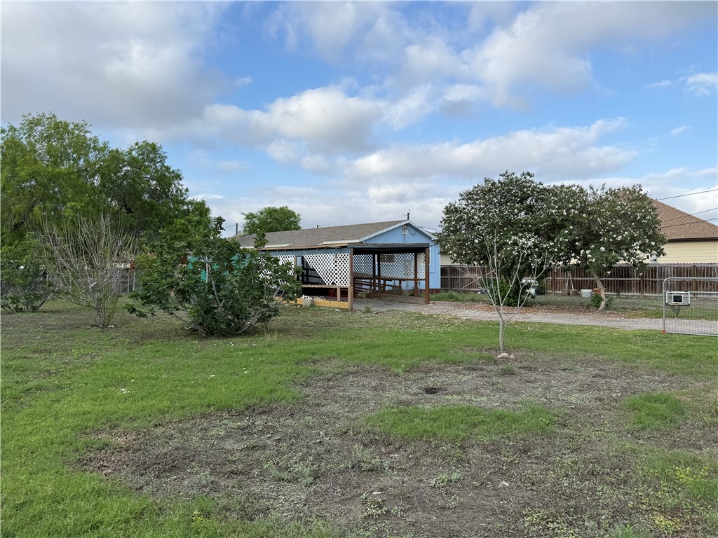 227 1/2 W Corral Ave Property Photo 4