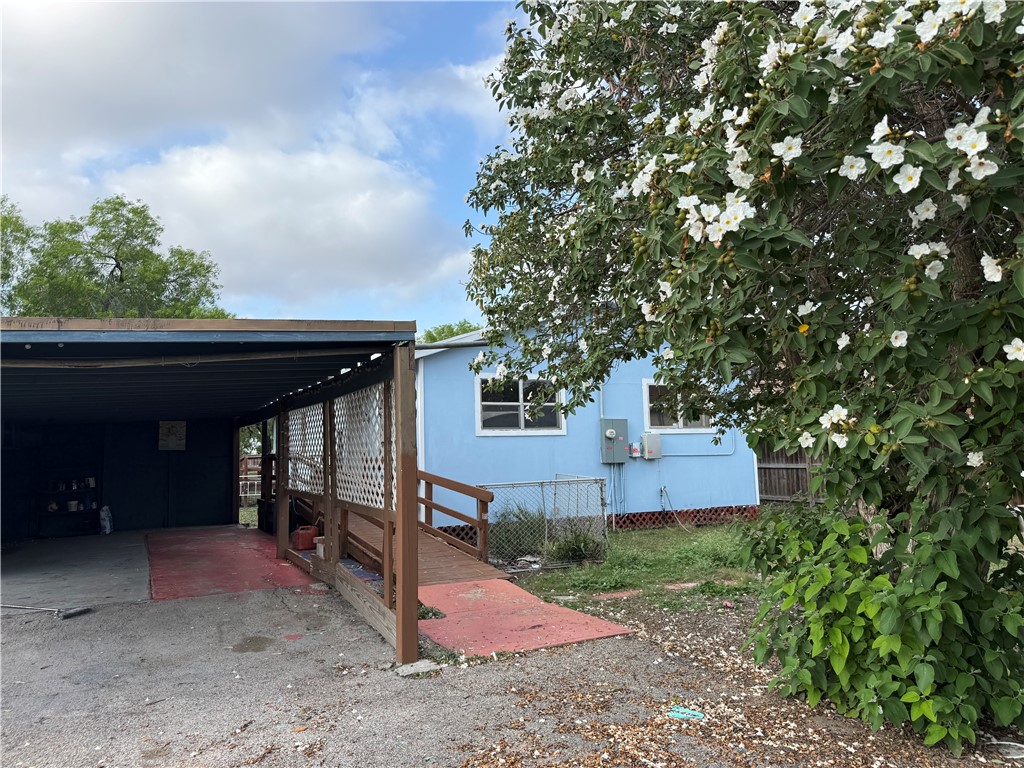 227 1/2 W Corral Ave Property Photo 6