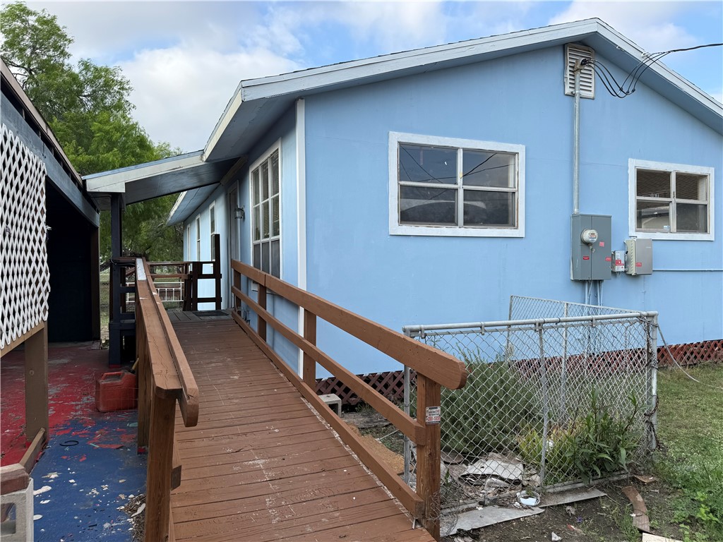 227 1/2 W Corral Ave Property Photo 8
