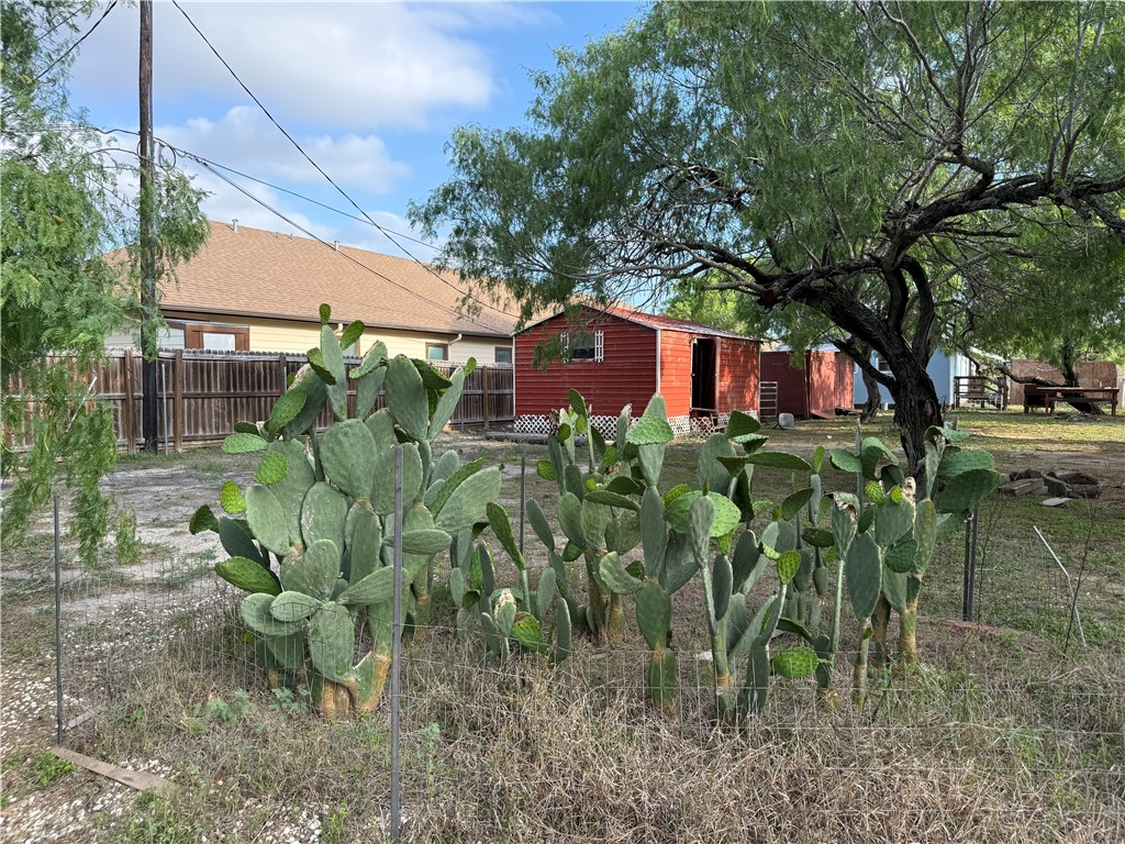 227 1/2 W Corral Ave Property Photo 14