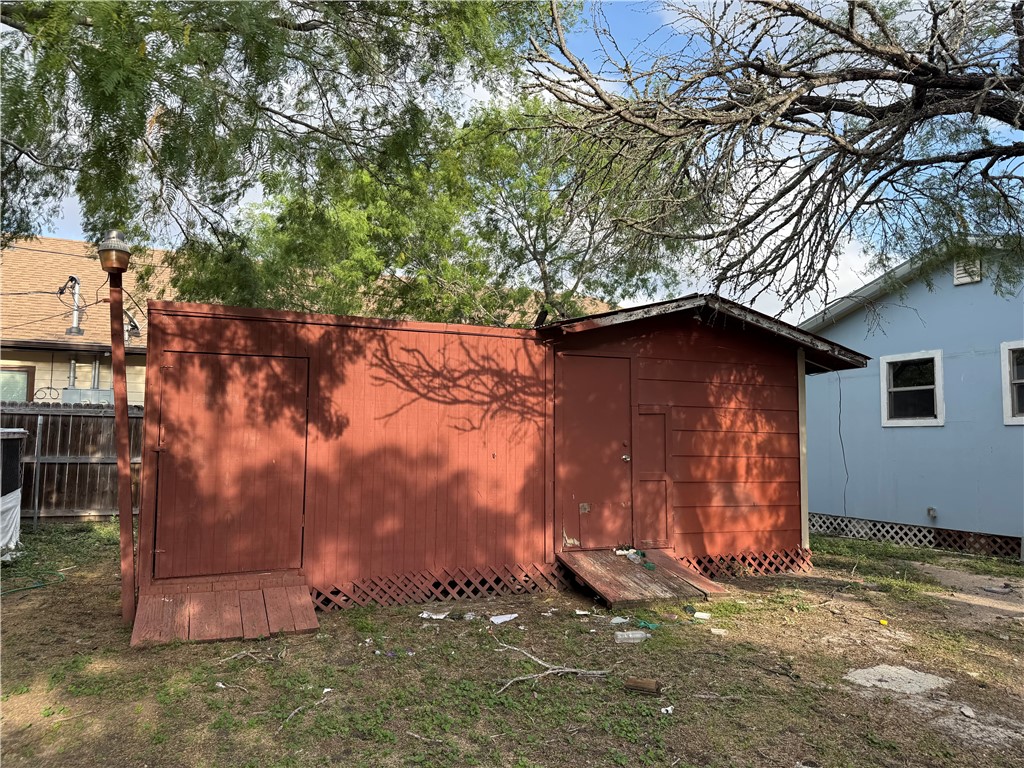 227 1/2 W Corral Ave Property Photo 16