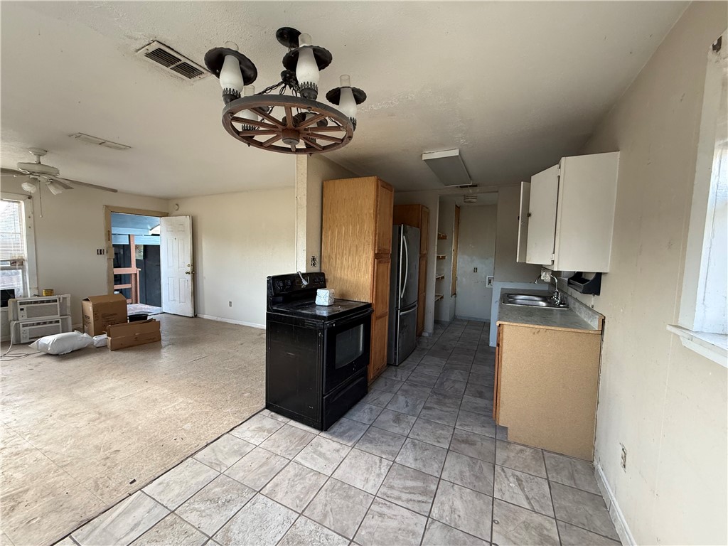 227 1/2 W Corral Ave Property Photo 25