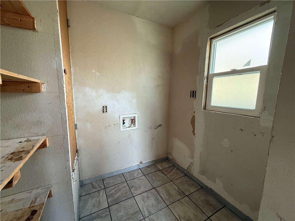 227 1/2 W Corral Ave Property Photo 27
