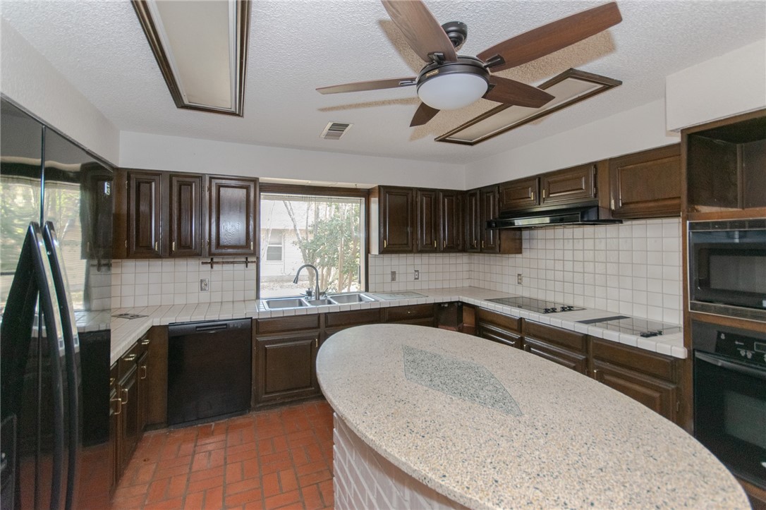743 Retama Ave Property Photo 6