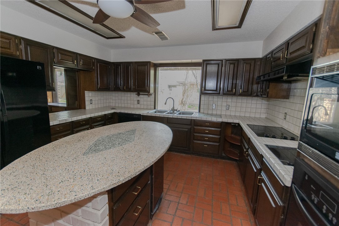 743 Retama Ave Property Photo 7