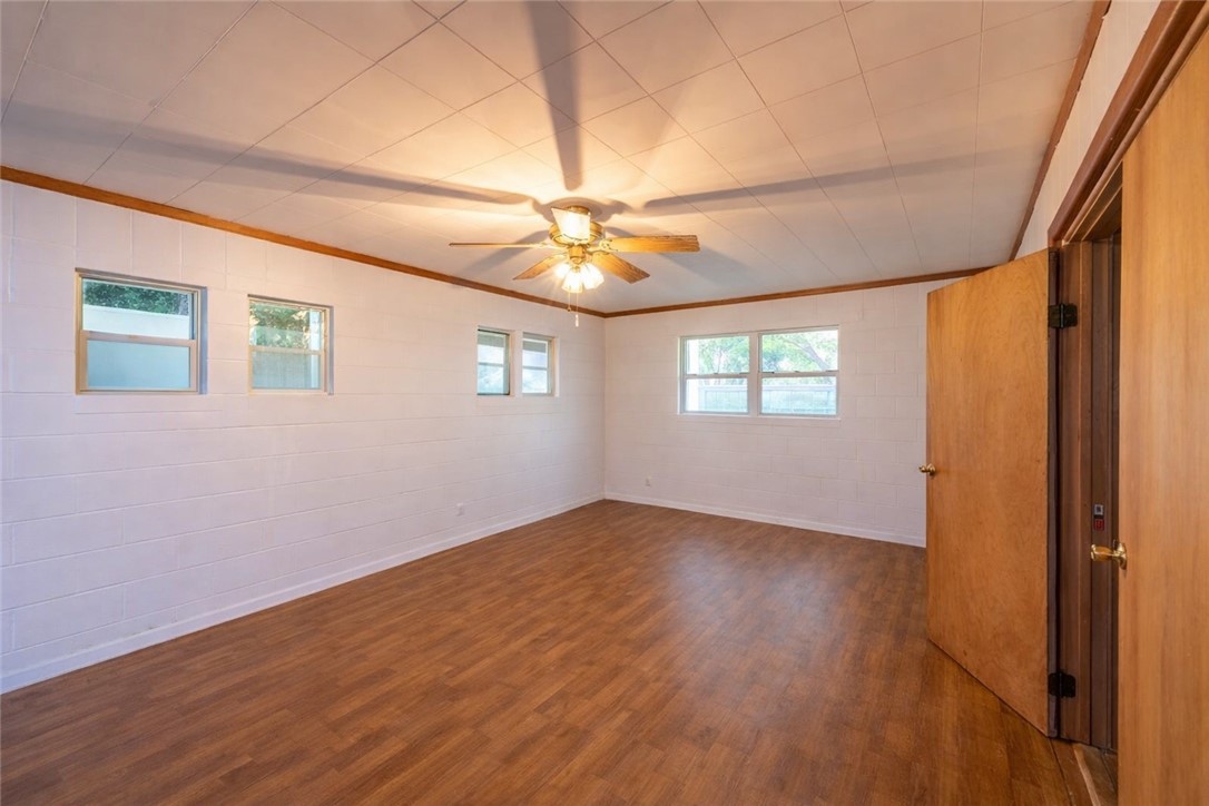 195 Carmel Dr Property Photo 4