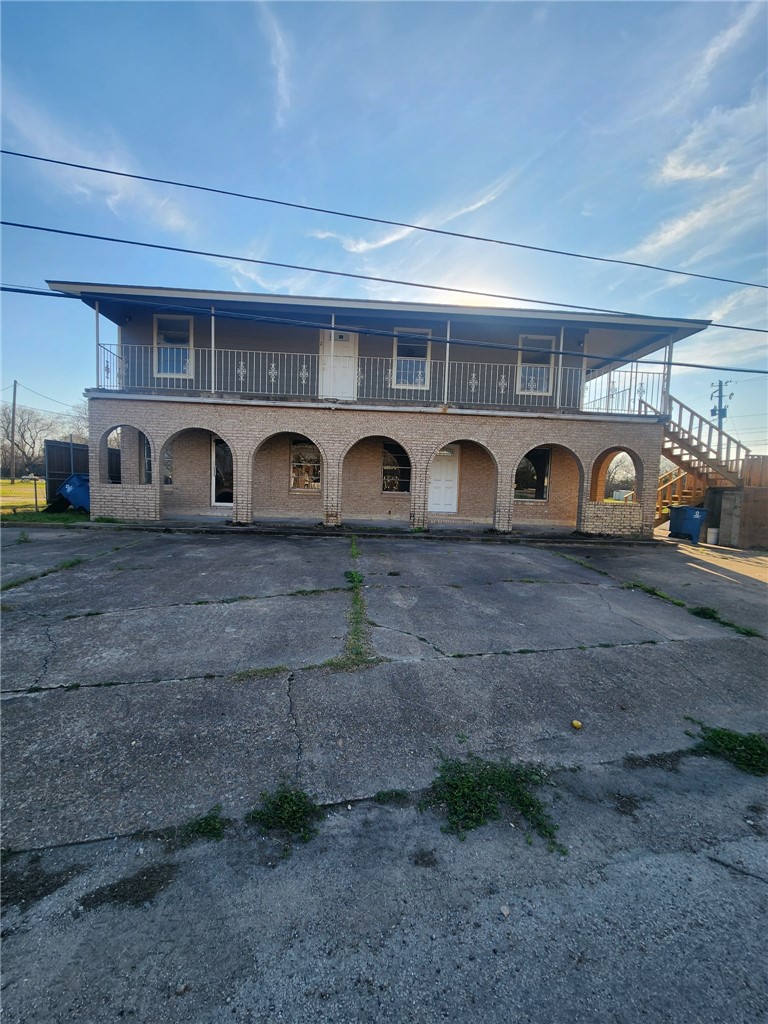 1108 Schooley St Property Photo 2