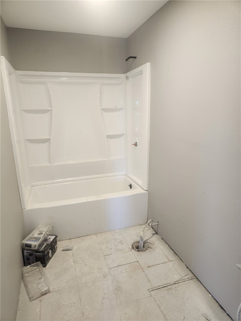 1108 Schooley St Property Photo 4