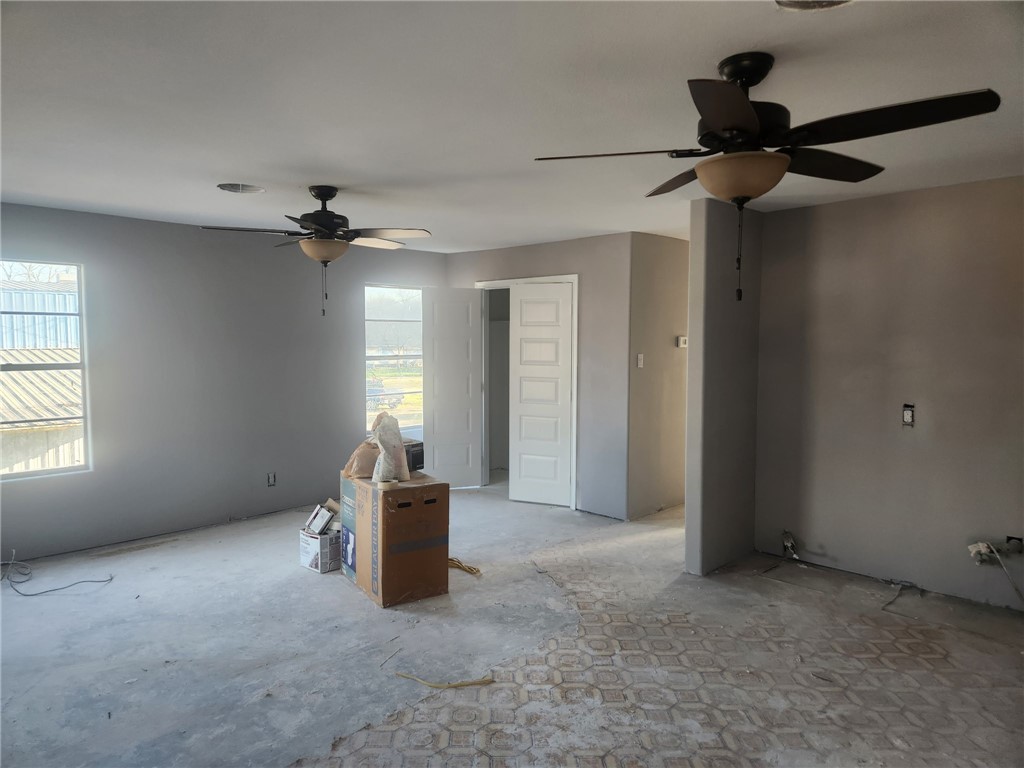 1108 Schooley St Property Photo 10
