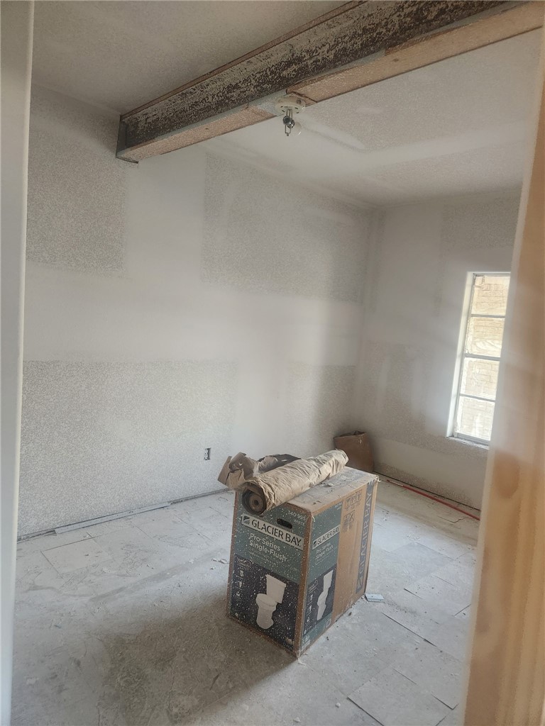 1108 Schooley St Property Photo 11