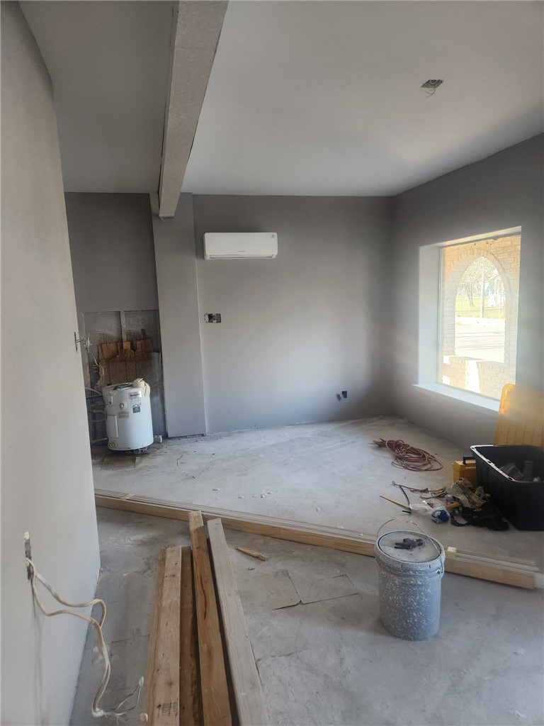 1108 Schooley St Property Photo 12