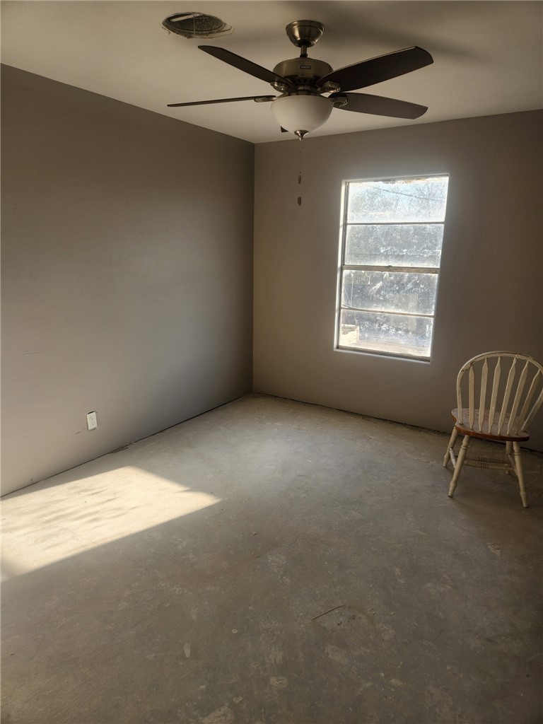 1108 Schooley St Property Photo 17