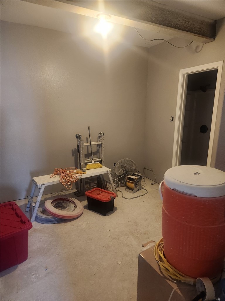 1108 Schooley St Property Photo 24