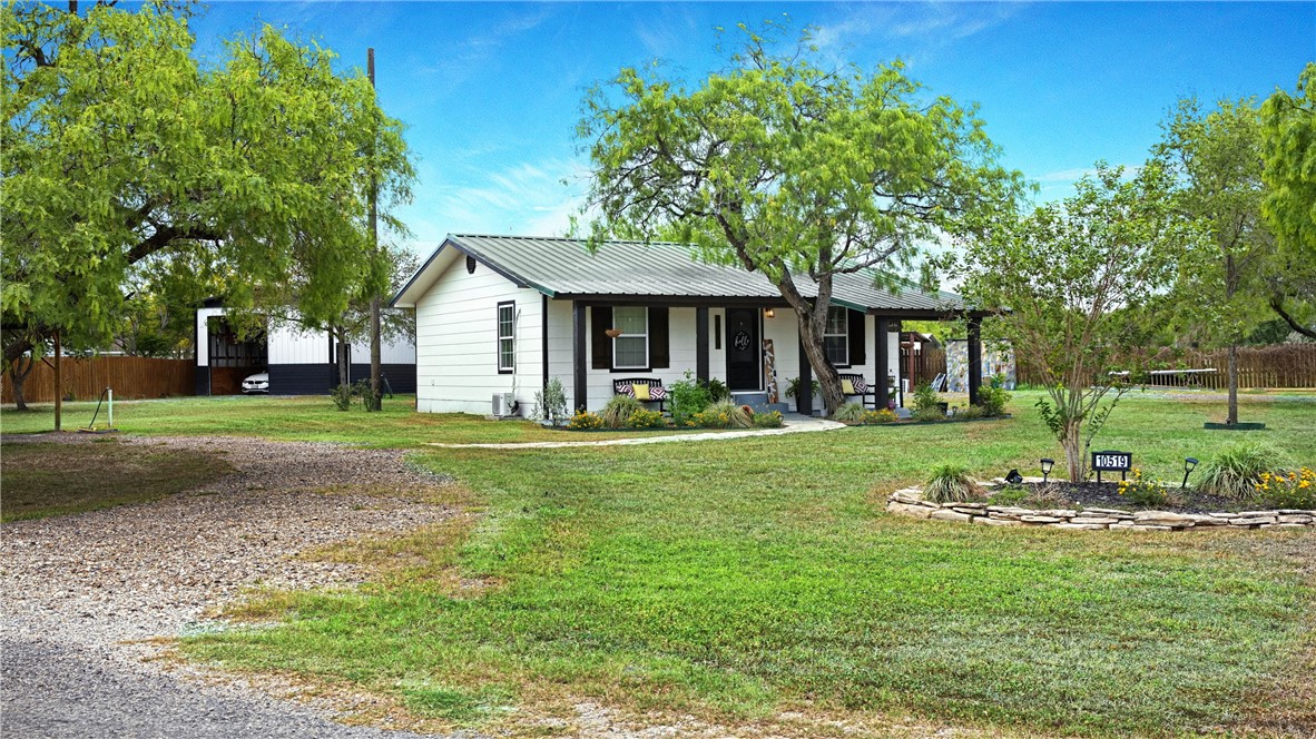 10519 County Road 2343 Property Photo 1