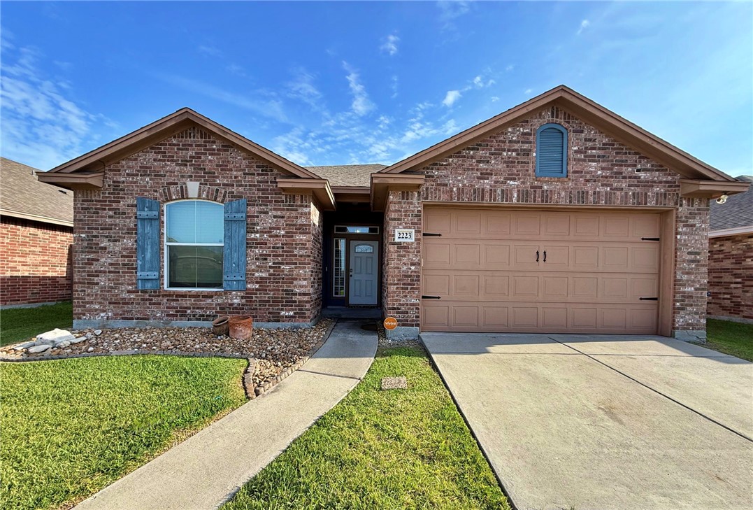 2223 Mangrove Dr Property Photo 1