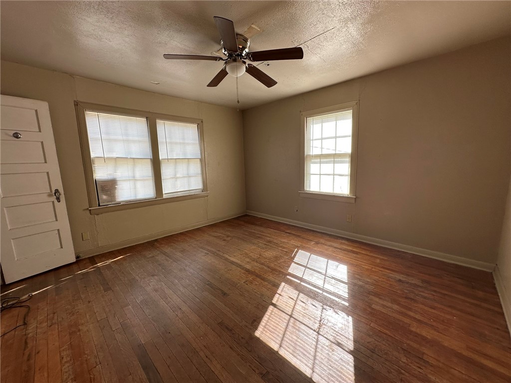 214 1/2 W Heard St C Property Photo 11