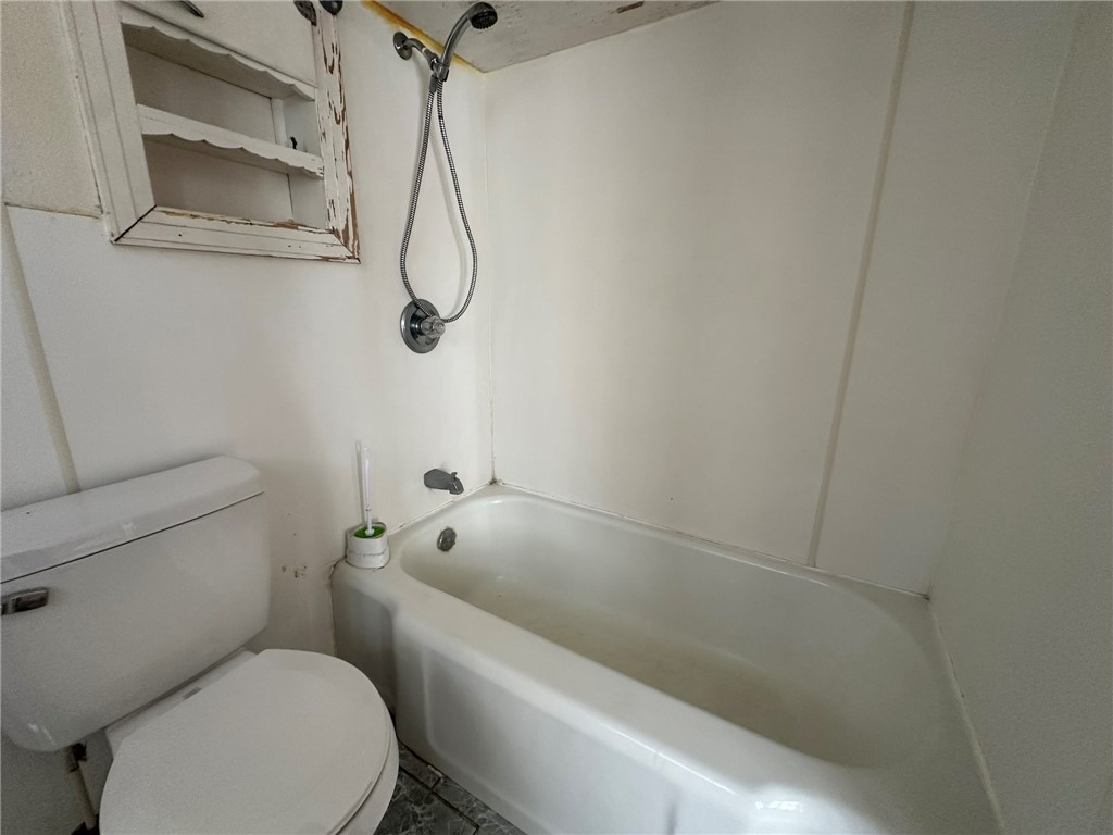 214 1/2 W Heard St C Property Photo 13