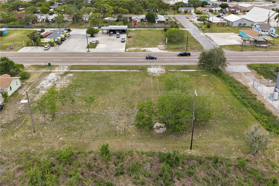 351 N Commercial St Property Photo 5