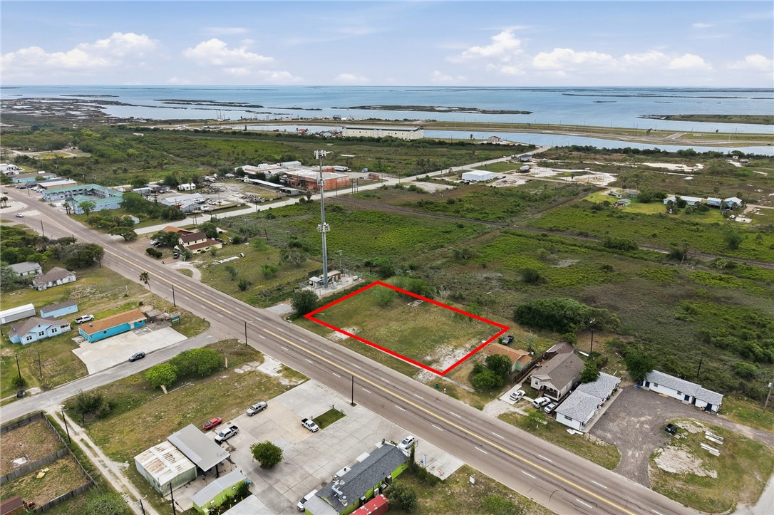 351 N Commercial St Property Photo 9