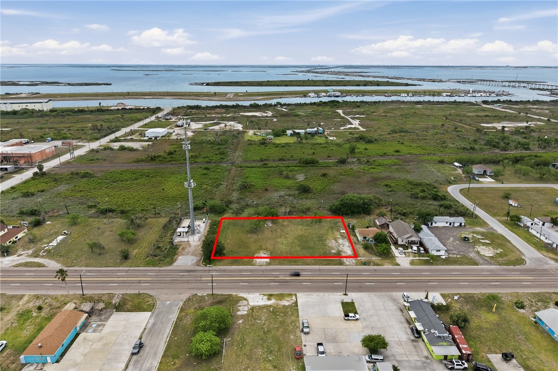 351 N Commercial St Property Photo 10