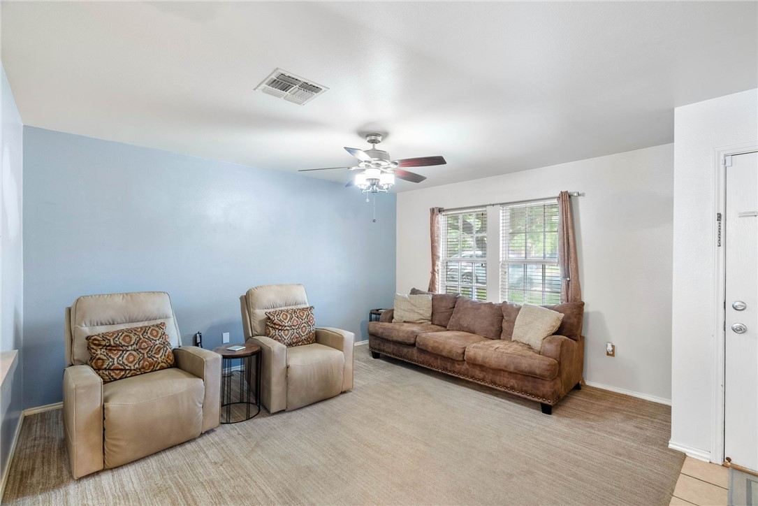 1701 Gallop Trai Property Photo 3