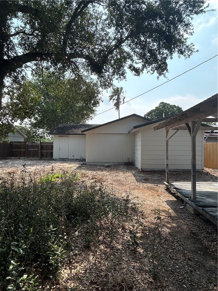 1105 Fairview Dr Property Photo 17