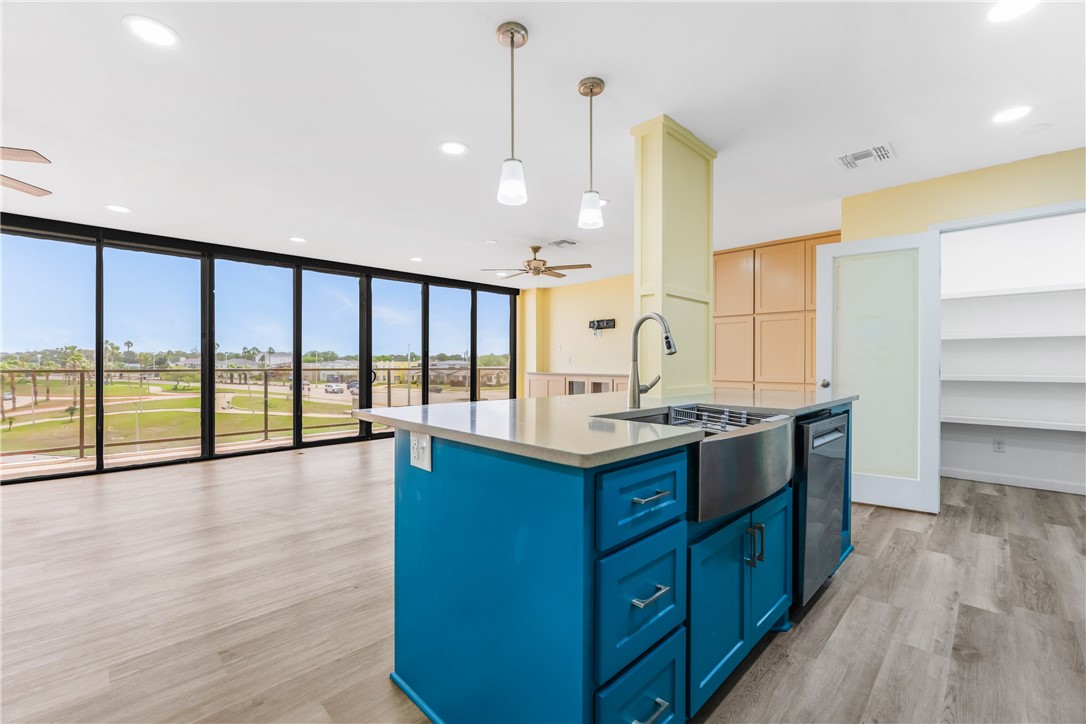 1400 Ocean Dr 403-c Property Photo 12