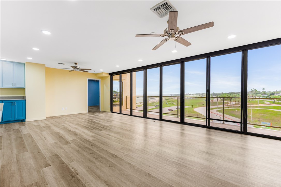 1400 Ocean Dr 403-c Property Photo 14