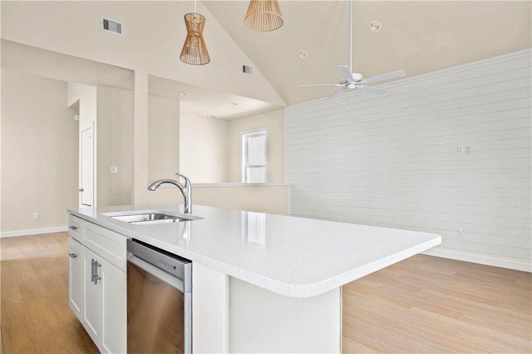 434 Oleander St 9 Property Photo 13