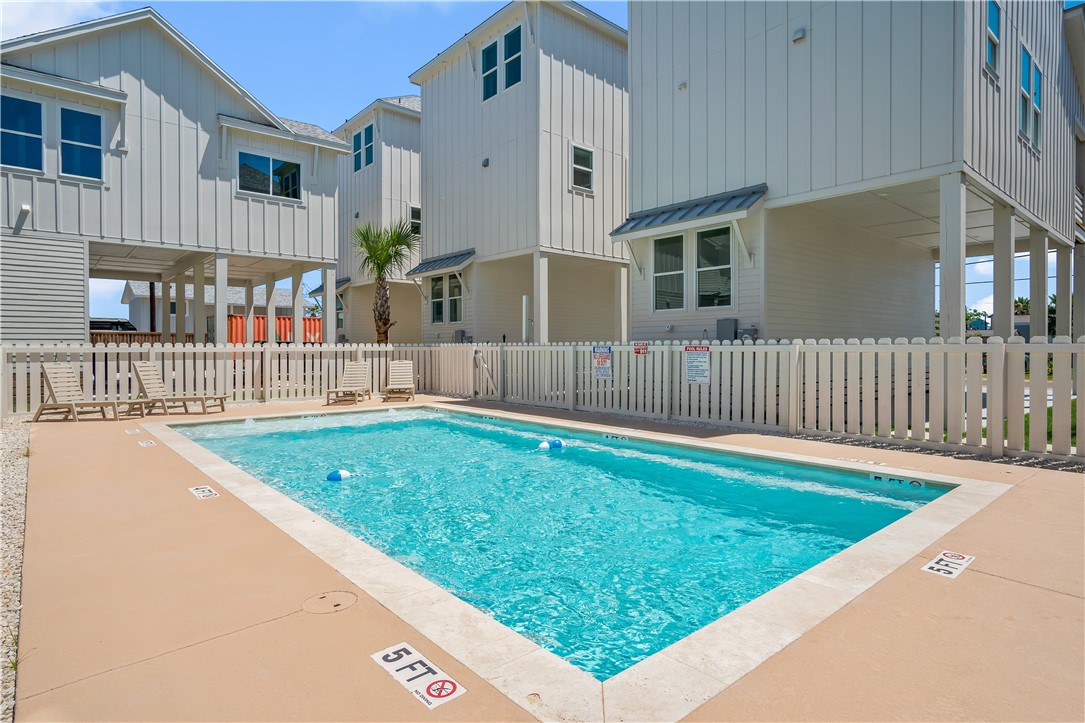 434 Oleander St 2 Property Photo 5