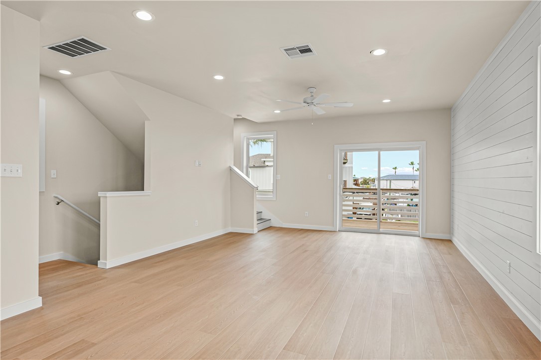 434 Oleander St 2 Property Photo 25