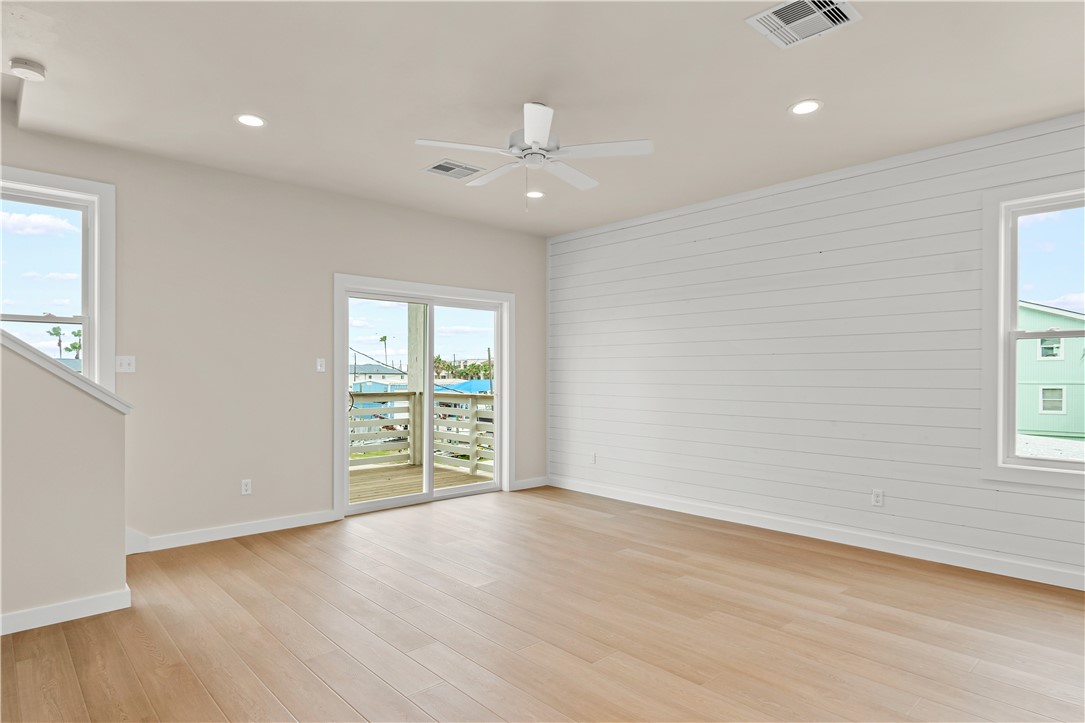 434 Oleander St 1 Property Photo 22